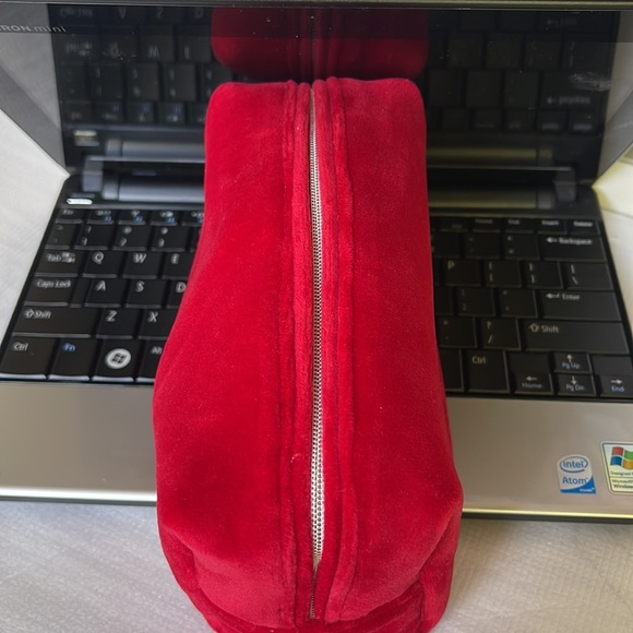 Christian Dior CD Logo Pouch Cosmetic Bag Red Velvet - Picture 13 of 13